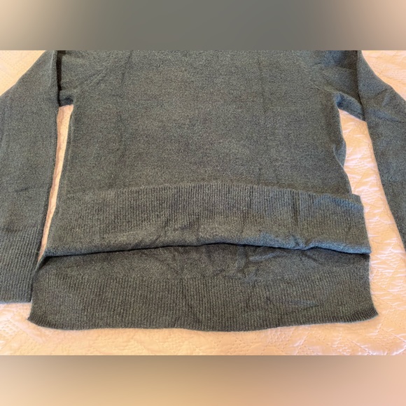 Old Navy BRAND NEW Crew Neck Sweater - Picture 6 of 7